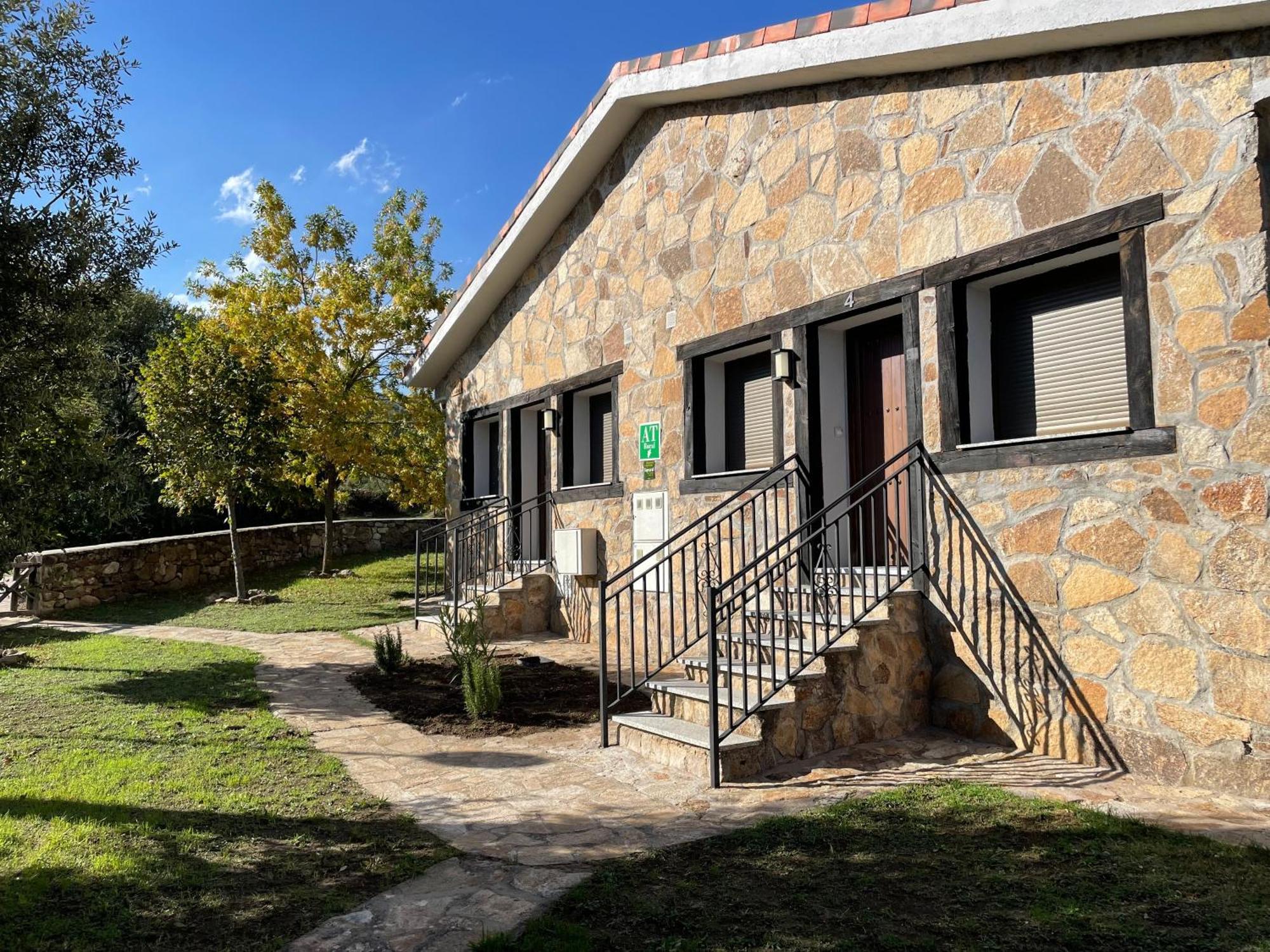 Apartamentos Los Pocillos Gargantilla del Lozoya y Pinilla de Buitrago Exterior foto